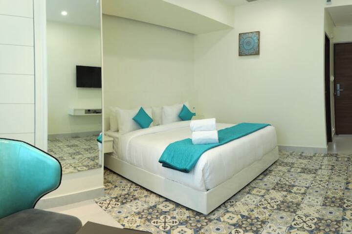 Room 2 of 7