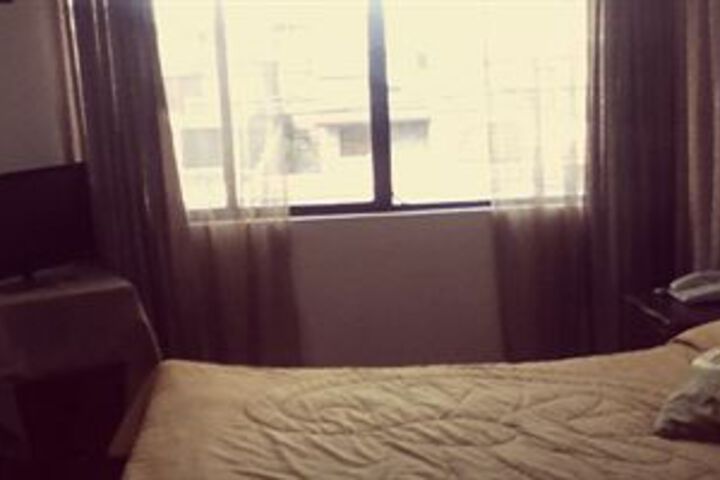 Room 9 of 21