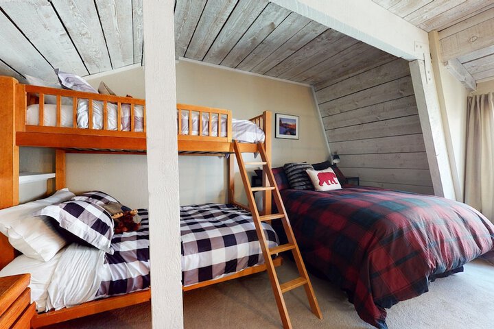 Room 6 of 54
