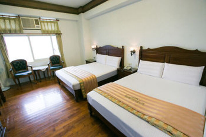 Room 13 of 26