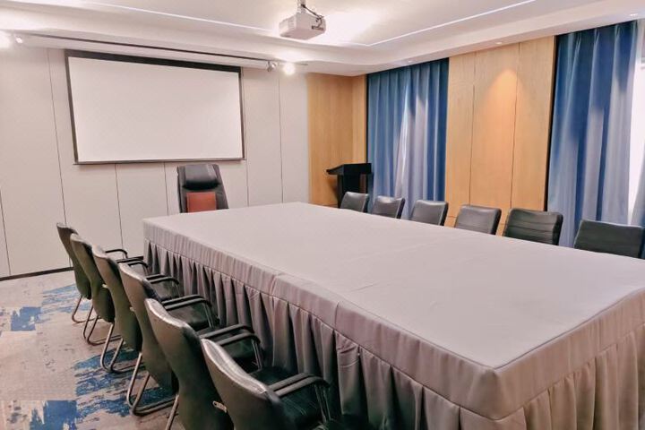 7 Days Premium Hotel (Daqing Ranghulu Dashang Xinmate)