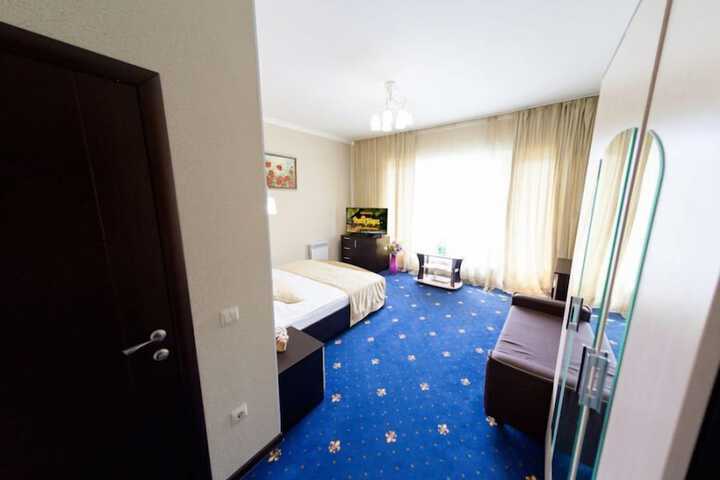 Room 18 of 53