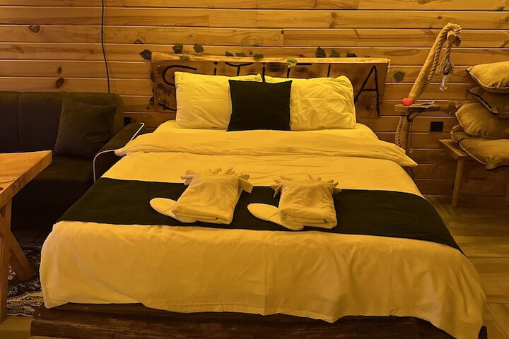 Room 9 of 38
