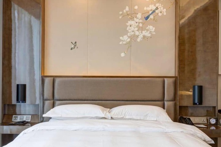 Room 9 of 46
