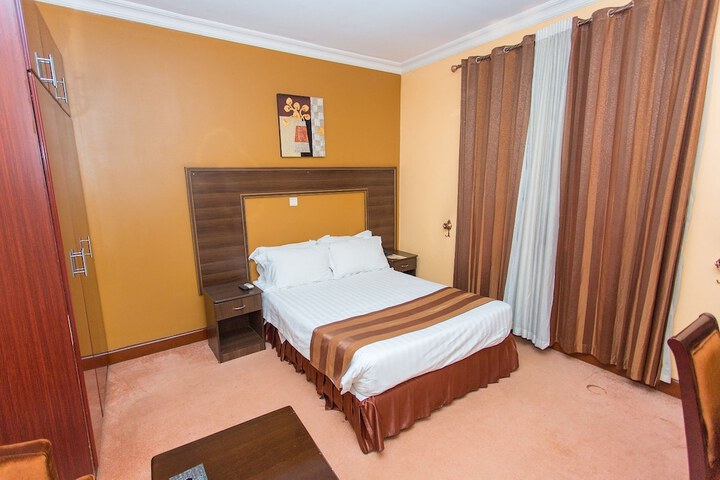 Room 12 of 22