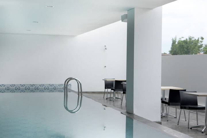 Pools & Facilities