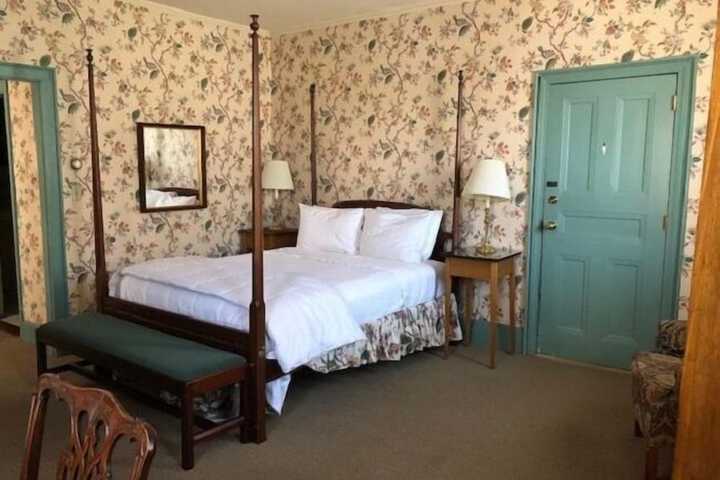 Room 26 of 43