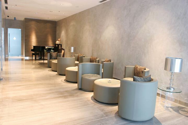 Entrance & Lobby