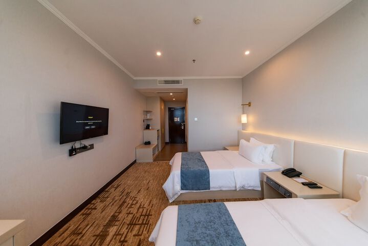 Room 10 of 48