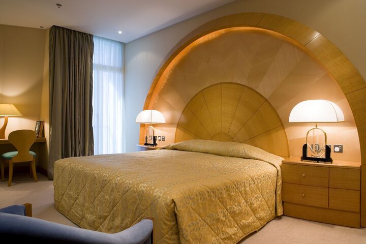Room 10 of 87