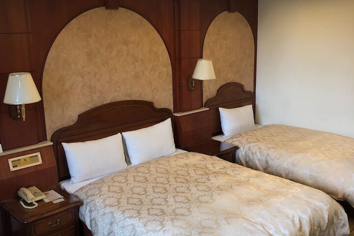 Room 10 of 56