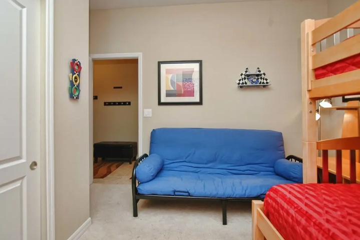 Room 4 of 22