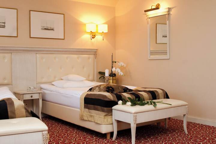 Room 15 of 46