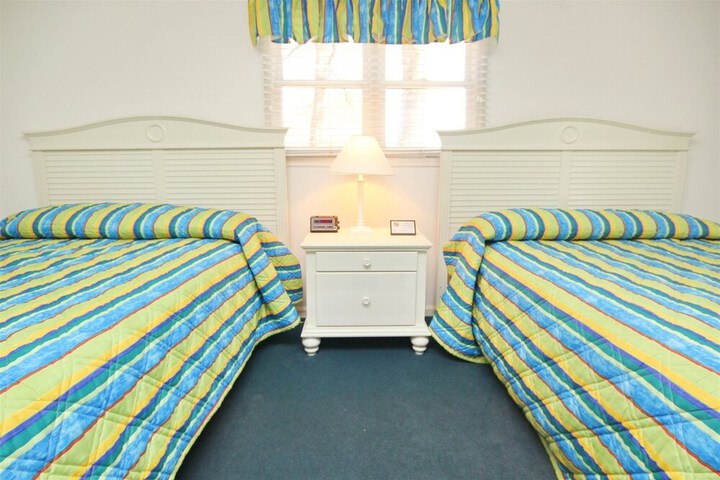 Room 4 of 25