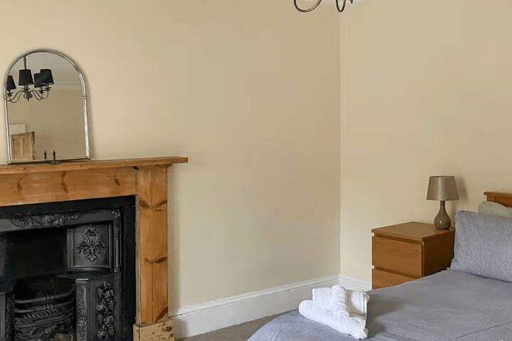 Room 3 of 12