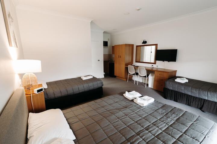Room 8 of 35