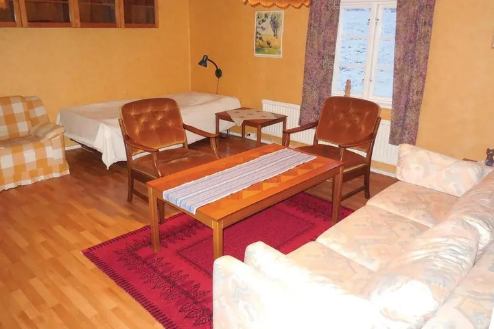 Room 3 of 12