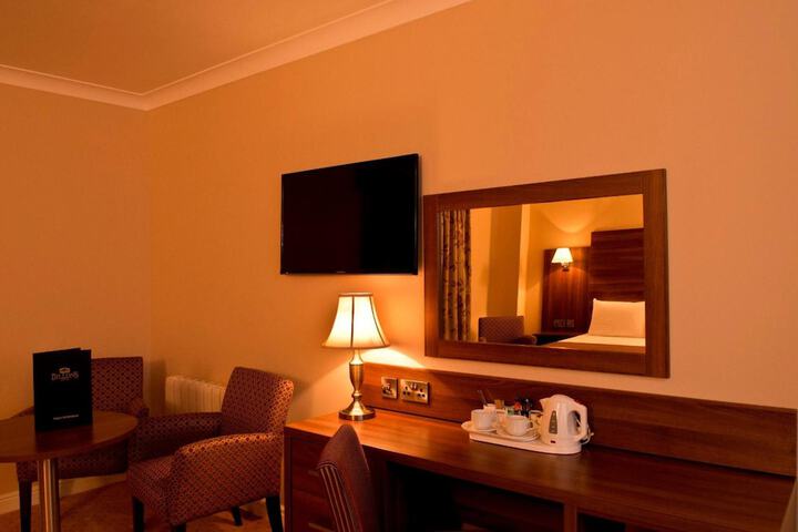 Room 6 of 49