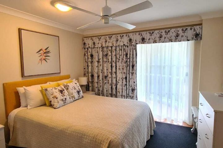 Room 5 of 161