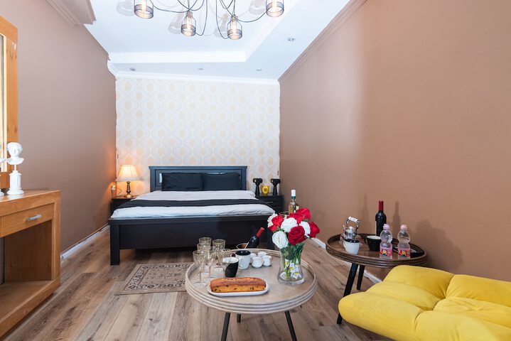 Room 21 of 32