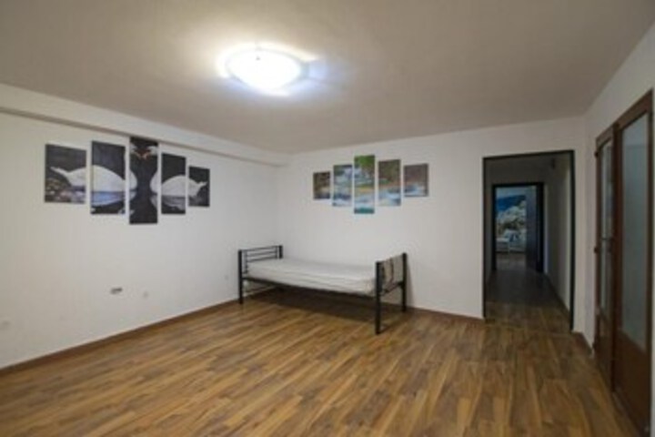 Room 27 of 41