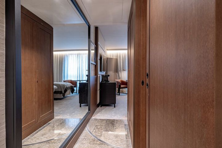 Room 229 of 457