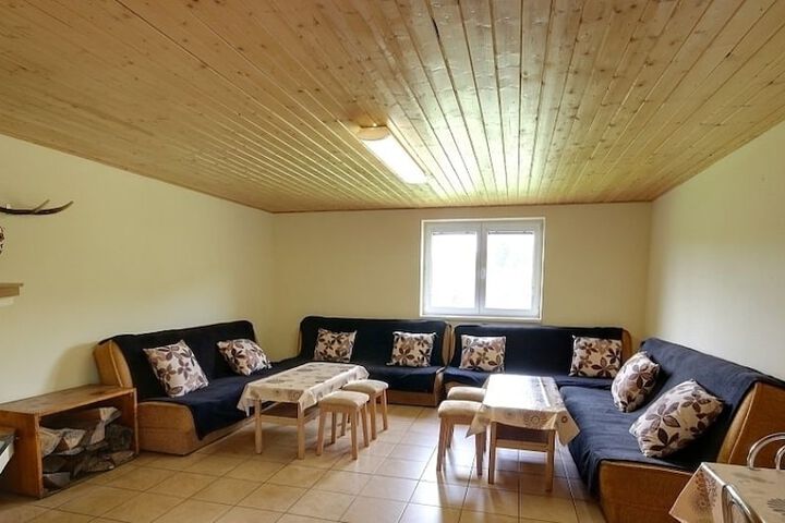 Room 8 of 32