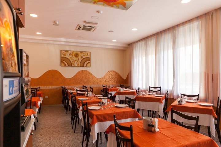 Dining Photos
