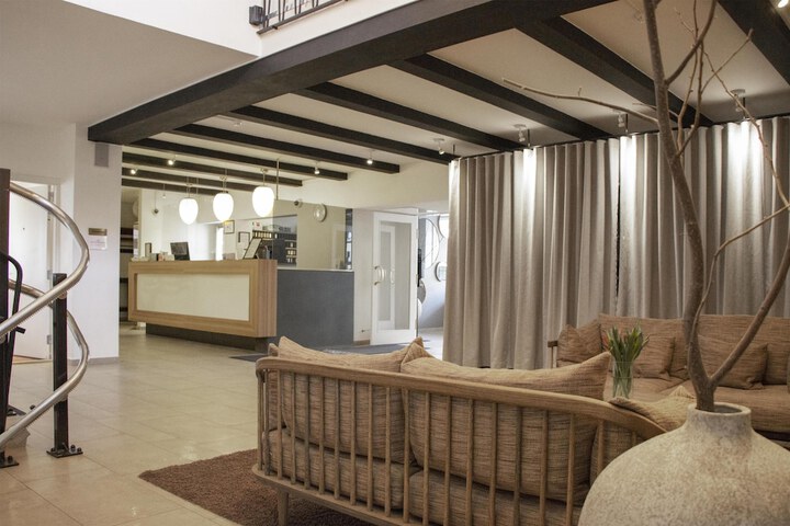 Guest Lobby