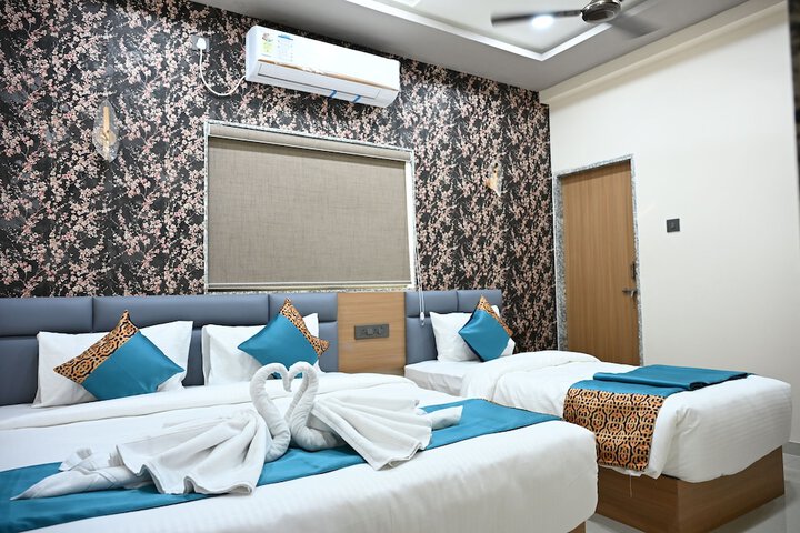 Room 13 of 21
