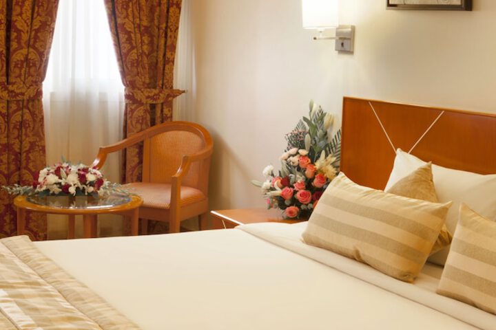 Room 8 of 38