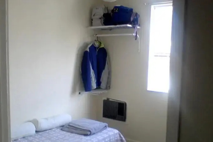 Room 7 of 8