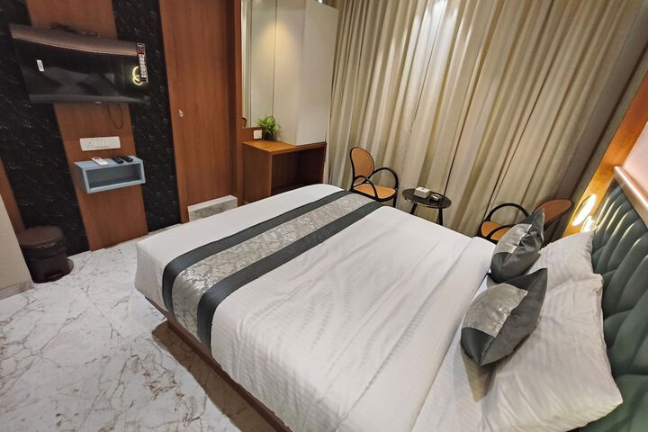 Room 6 of 60
