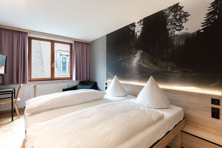 Room 8 of 60