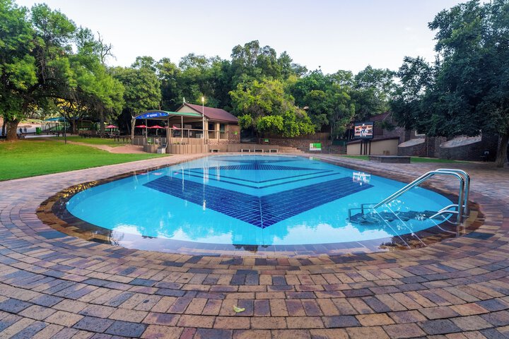 Pool 205 of 267