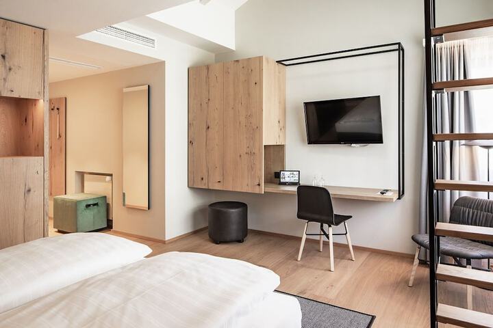 Room 16 of 70