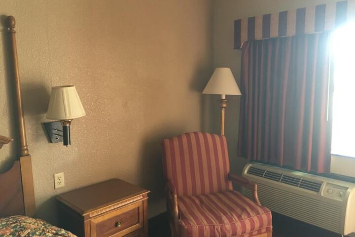Room 13 of 30