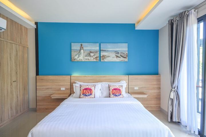 Room 6 of 47