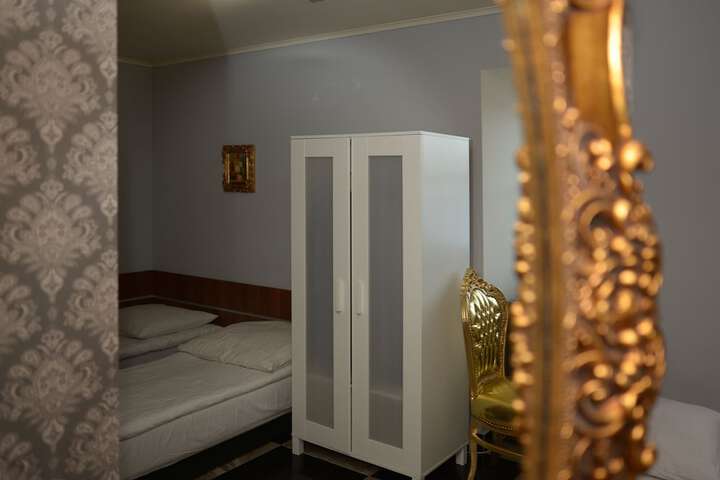Room 10 of 57