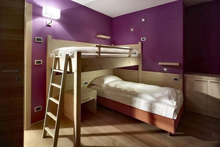 Room 6 of 38