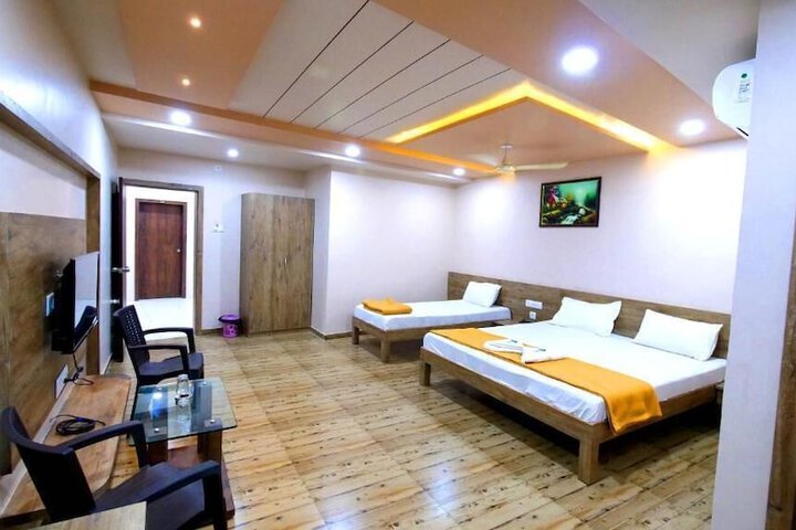 Room 3 of 9