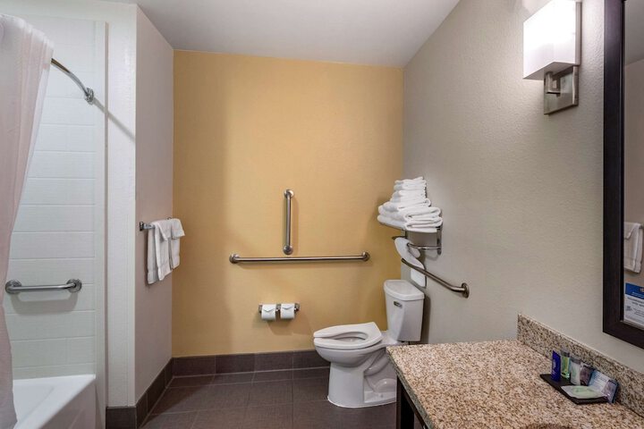 Room 19 of 36