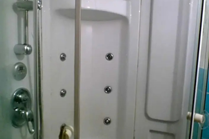 Room 7 of 16
