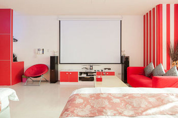 Room 27 of 34