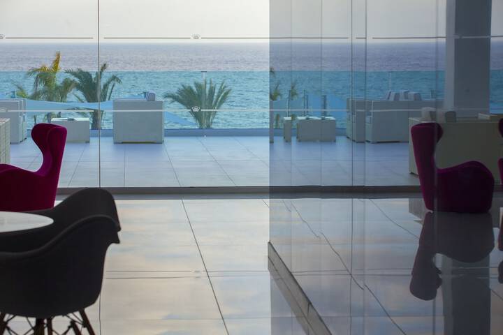 Guest Lobby