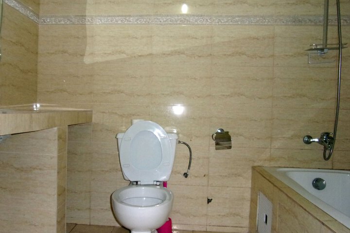 Room 20 of 32