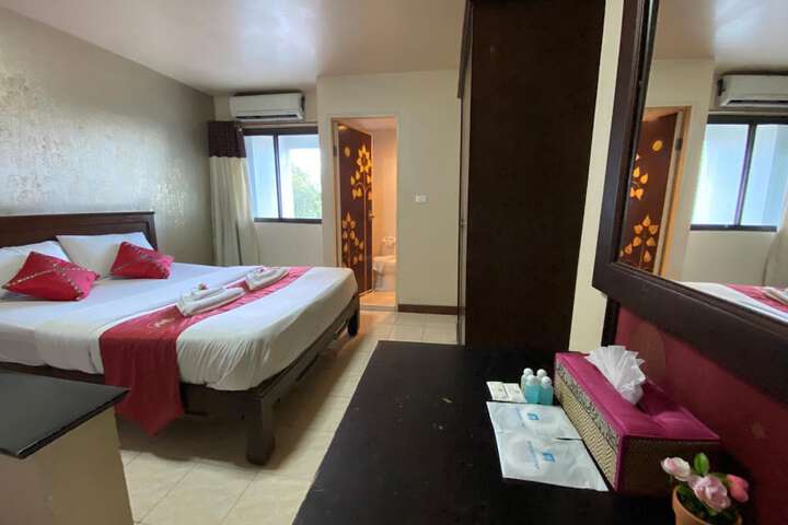 Room 30 of 84
