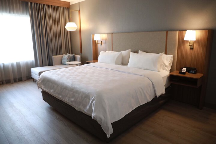 Room 40 of 138