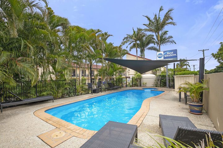 Pool 45 of 60