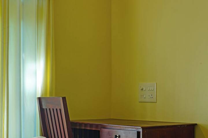 Room 27 of 87